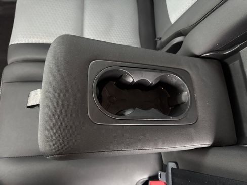 Used 2017 Ford Escape SE image 38