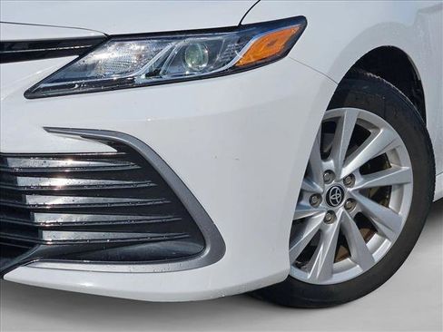 Used 2023 Toyota Camry LE image 4