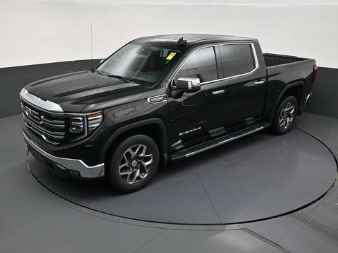 Used 2024 GMC Sierra 1500 SLT w/ SLT Premium Plus Package RWD image 11