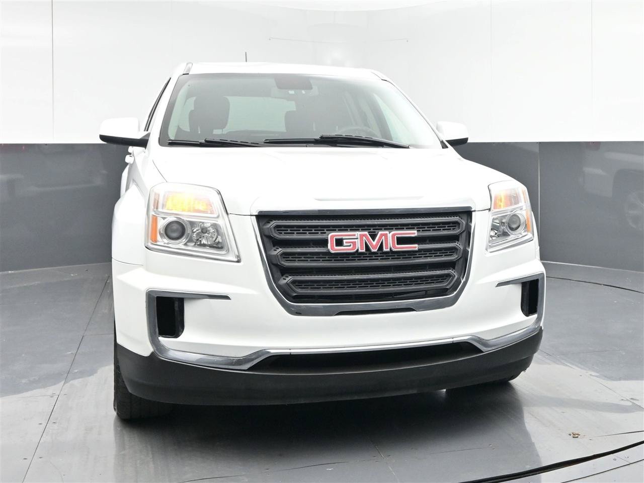 Used 2017 GMC Terrain SLE FWD image 2