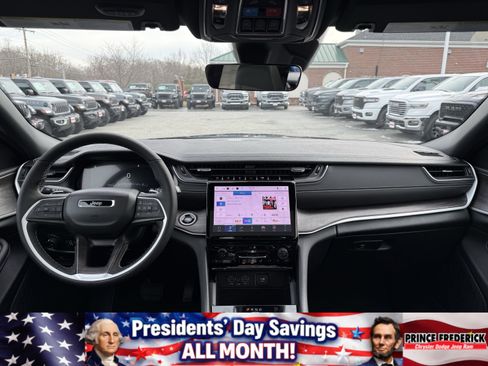 New 2025 Jeep Grand Cherokee Limited image 19