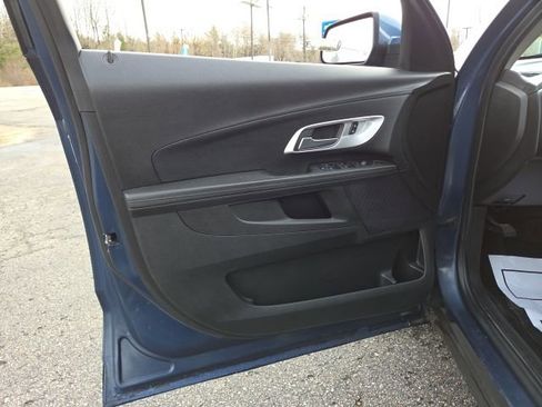 Used 2017 Chevrolet Equinox LT w/ Convenience Package image 34