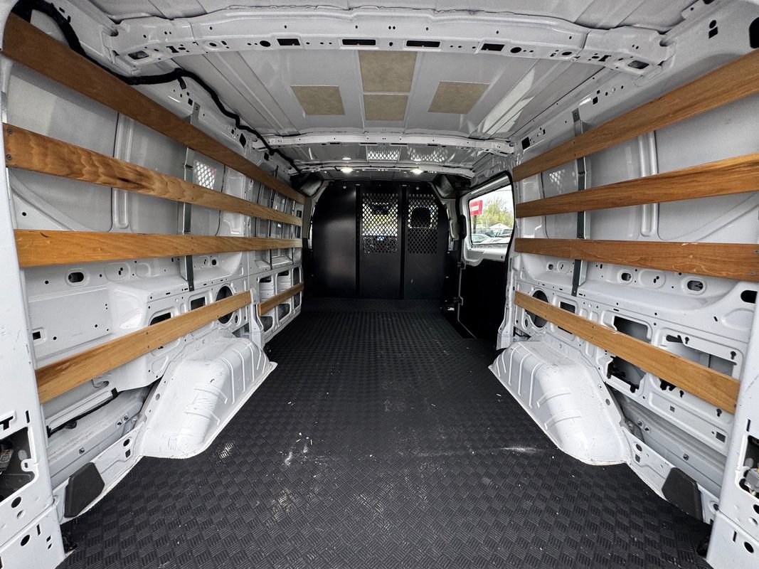 Used 2024 Ford Transit 250 Low Roof AWD w/ Exterior Upgrade Package image 42