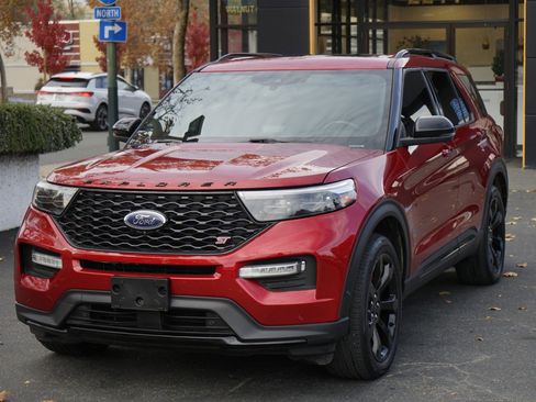 Used 2020 Ford Explorer ST w/ ST Street Pack image 3