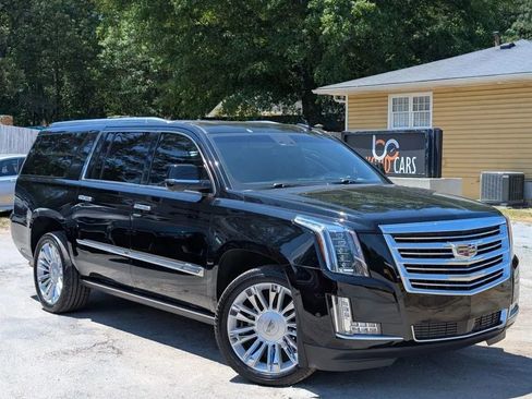 Used 2017 Cadillac Escalade ESV Platinum AWD/4WD image 1