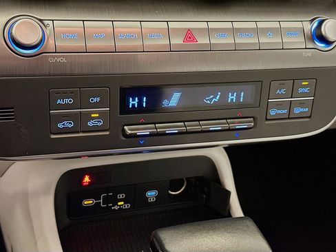 Used 2024 Hyundai Kona SEL image 24