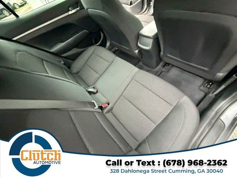 Used 2019 Hyundai Elantra SE w/ Cargo Package FWD image 20