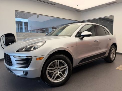 Used 2017 Porsche Macan AWD/4WD image 1