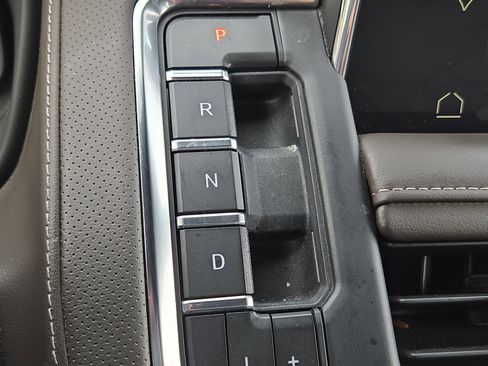 Used 2022 GMC Yukon XL SLT image 28