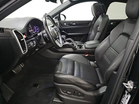 Used 2022 Porsche Cayenne S AWD/4WD image 11