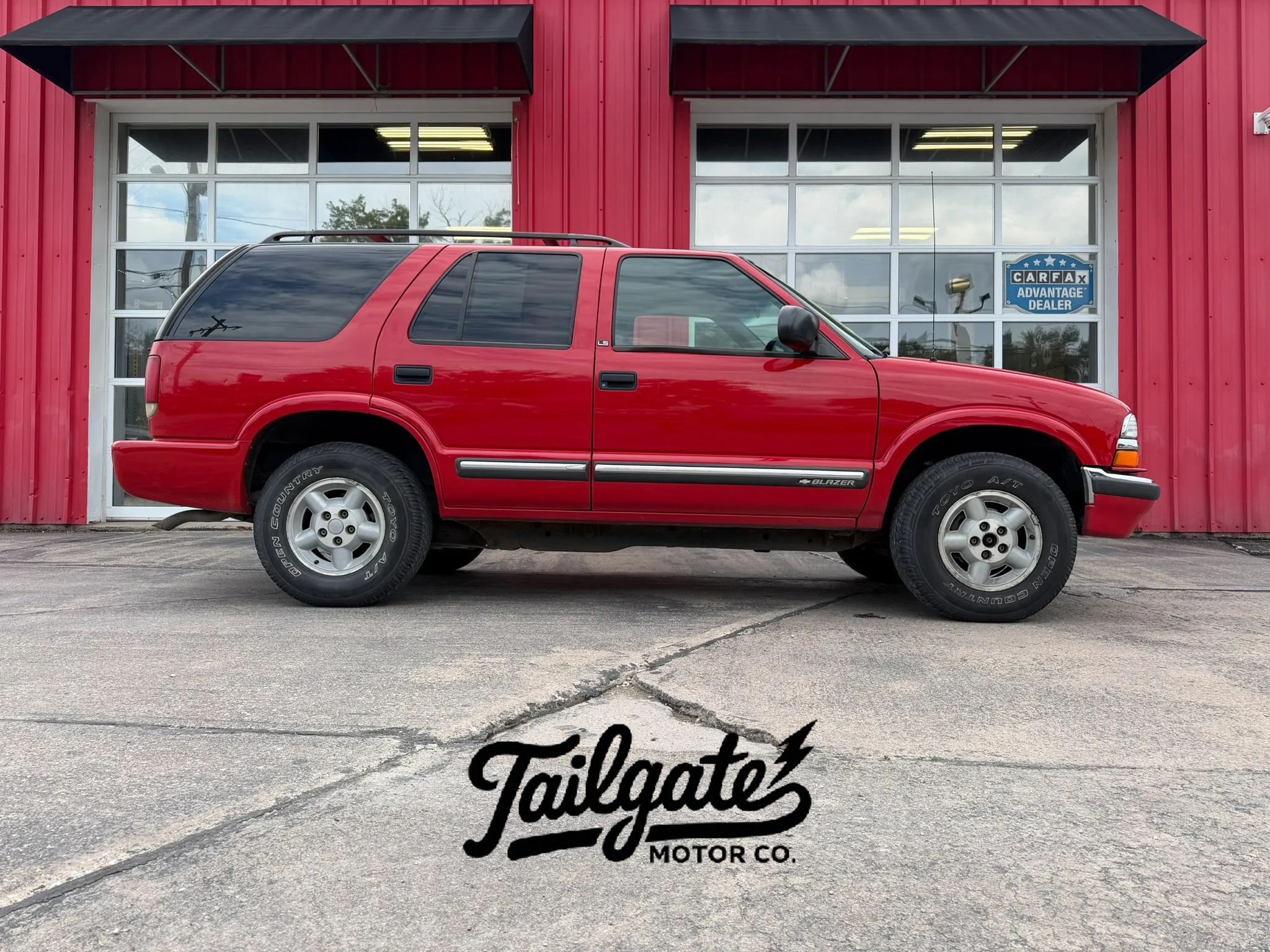 Used 2000 Chevrolet Blazer LS w/ LS Preferred Equipment Group AWD/4WD image 1