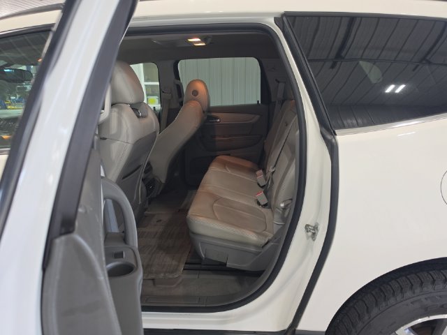 Used 2015 Chevrolet Traverse LT FWD image 23
