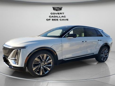 New 2026 Cadillac Lyriq Signature Luxury image 3