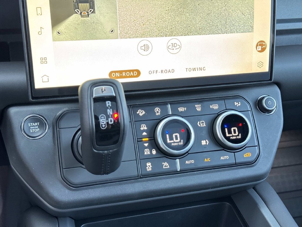 New 2026 Land Rover Defender 110 X-Dynamic SE AWD/4WD image 25