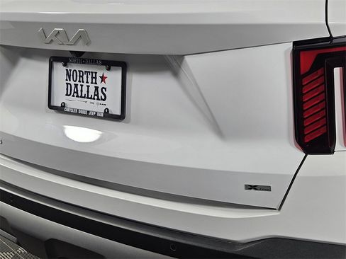 Used 2024 Kia Sorento SX Prestige w/ Olive Brown Leather Package image 6