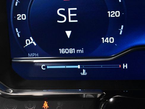 Used 2025 Chevrolet Silverado 2500 ZR2 w/ Technology Package image 23