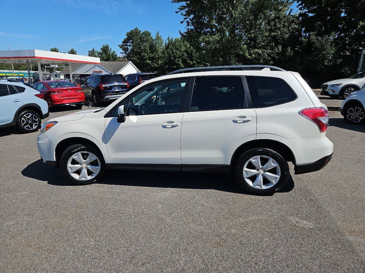 Used 2016 Subaru Forester 2.5i Premium w/ Popular Package #2 AWD/4WD image 6