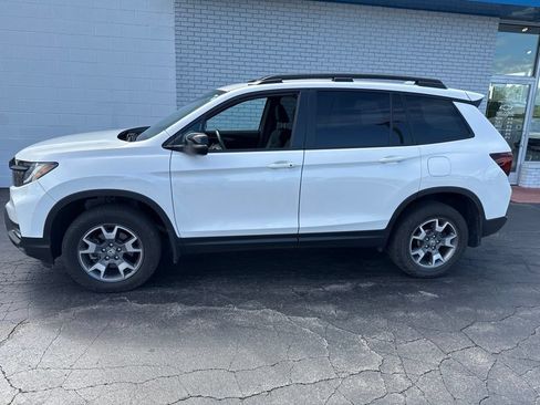 Certified 2023 Honda Passport TrailSport image 4