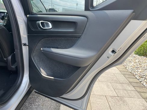 Used 2025 Volvo XC40 B5 Plus AWD/4WD image 13