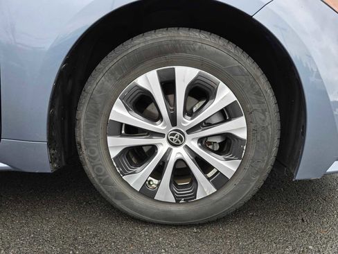 Used 2022 Toyota Corolla LE image 9