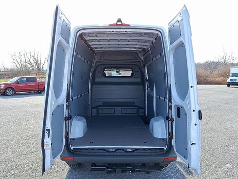 Used 2026 Mercedes-Benz Sprinter 2500 image 8