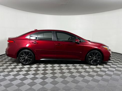 Used 2023 Toyota Corolla SE image 4