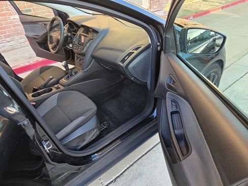 Used 2012 Ford Focus S FWD image 10