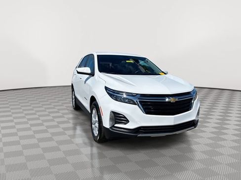 Certified 2024 Chevrolet Equinox LT FWD image 3
