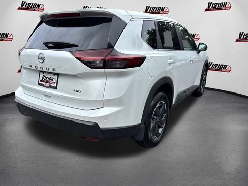 Certified 2026 Nissan Rogue SV AWD/4WD image 5