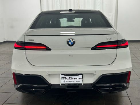 Used 2025 BMW 760i xDrive w/ Executive Package image 4