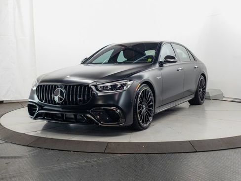 Used 2024 Mercedes-Benz S 63 AMG S w/ Carbon Fiber Exterior Package image 3