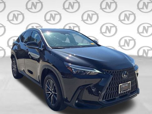 Used 2025 Lexus NX 250 AWD w/ Accessory Package (2T) image 17