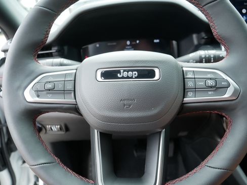 Used 2025 Jeep Compass Trailhawk w/ Trailhawk Elite Group AWD/4WD image 25