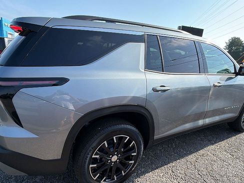 New 2026 Chevrolet Traverse LT w/ Sun and Wheel Package FWD image 9