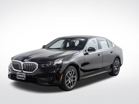 Used 2026 BMW 530i xDrive w/ Premium Package AWD/4WD image 1