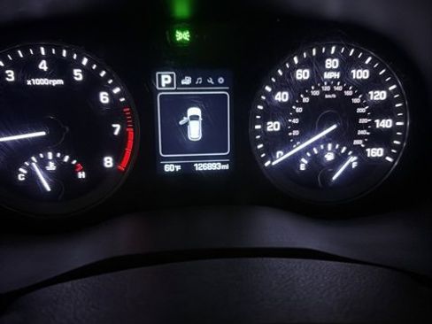 Used 2017 Hyundai Tucson SE image 1