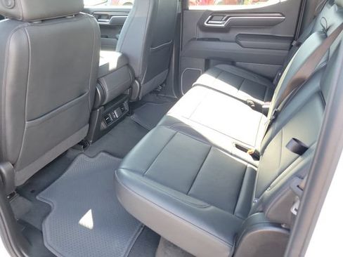 Used 2025 GMC Sierra 1500 SLT AWD/4WD image 24