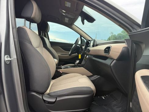 Used 2019 Hyundai Santa Fe SE FWD image 11