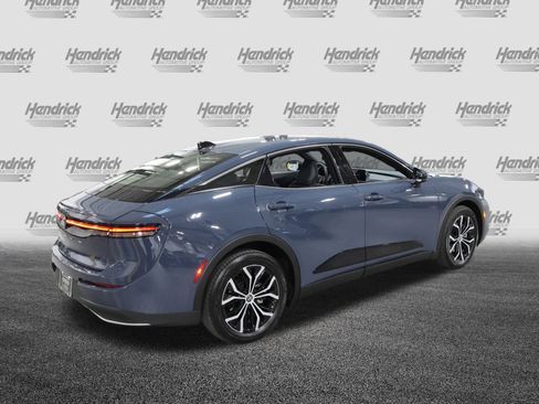 Used 2025 Toyota Crown XLE image 9