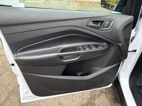 Used 2019 Ford Escape S image 10