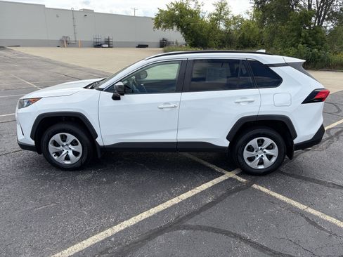 Used 2019 Toyota RAV4 LE w/ All Weather Liner Package AWD/4WD image 3