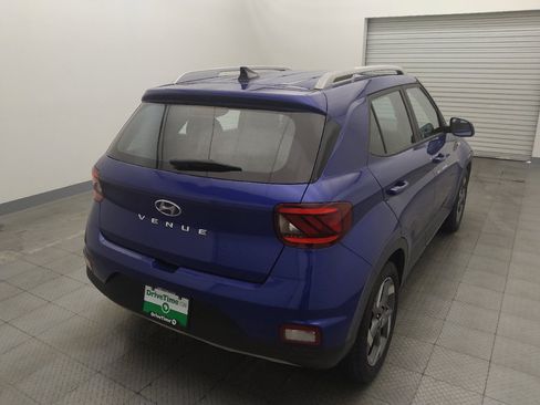 Used 2021 Hyundai Venue SEL FWD image 7