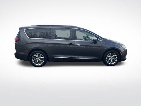 Used 2020 Chrysler Pacifica Limited image 6