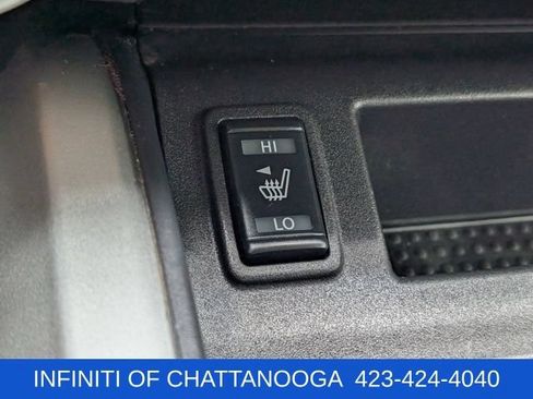 Used 2018 Nissan Titan SL AWD/4WD image 17