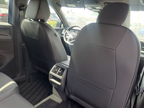Used 2025 Volkswagen Tiguan SE R-Line FWD image 25