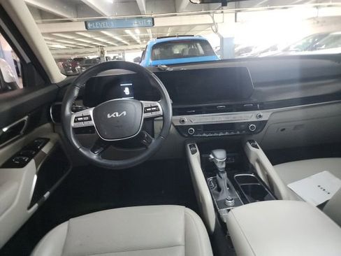 Certified 2025 Kia Telluride S FWD image 5
