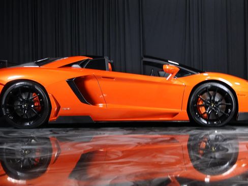 Used 2014 Lamborghini Aventador LP 700-4 image 11