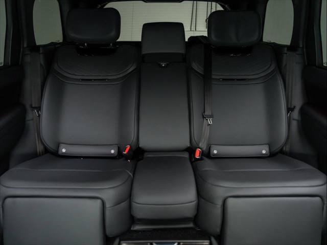 New 2026 Land Rover Range Rover Long Wheel Base SV AWD/4WD image 17