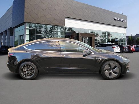 Used 2018 Tesla Model 3 Long Range image 4