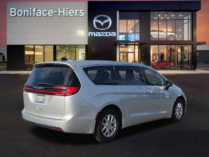 Used 2024 Chrysler Pacifica Touring-L